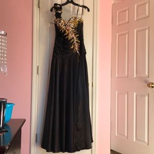 Tony bowls prom dress